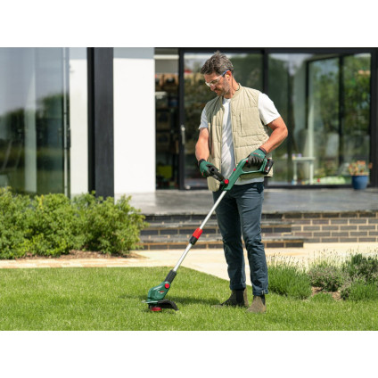 Триммер Bosch UniversalGrassCut 18V-26-500 06008C1F00 (с 1-им АКБ)