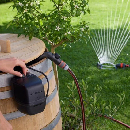 Бочечный насос Gardena 2400/2.1 18V P4A 14605-55 (без АКБ)