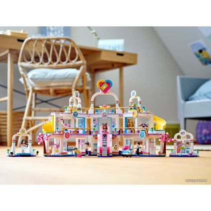 Конструктор LEGO Friends 41450 Торговый центр Хартлейк Сити
