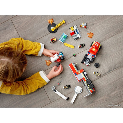 Конструктор LEGO City 60282 Команда пожарных