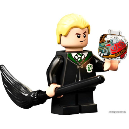 Конструктор LEGO Harry Potter 76395 Хогвартс: первый урок полетов