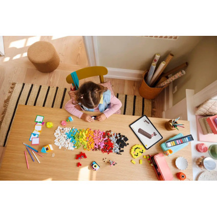 Конструктор LEGO Classic Креативная коробочка счастья 11042