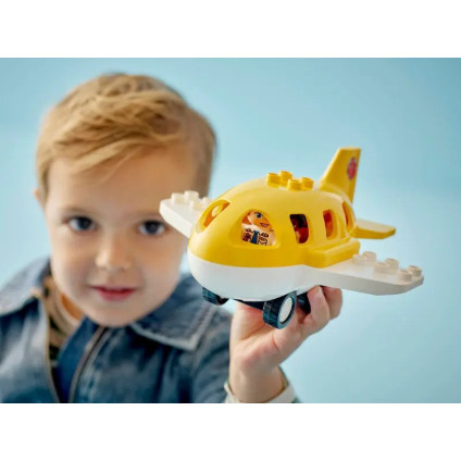 Конструктор LEGO Duplo Впервые в аэропорту 10443