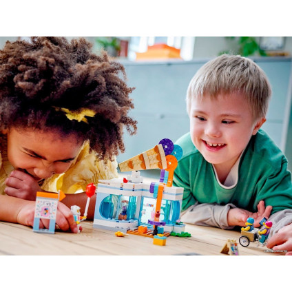 Конструктор LEGO City 60363 Магазин мороженого