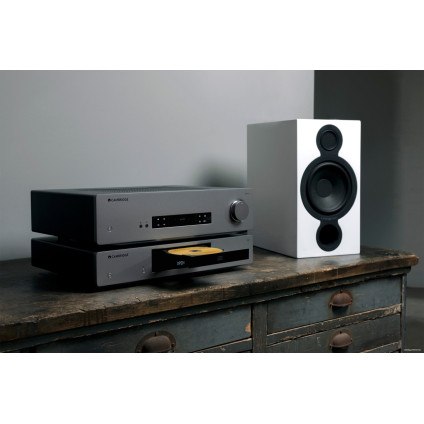 Интегральный усилитель Cambridge Audio CXA61