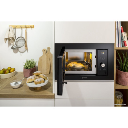 Микроволновая печь Gorenje BM201AG1X
