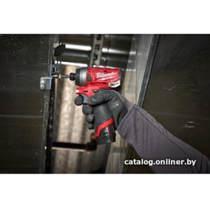 Винтоверт Milwaukee M12 FID-202X 4933459823 (с 2-мя АКБ, кейс)