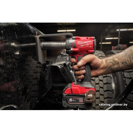 Гайковерт Milwaukee M18 FIW2F12-502X 4933478444 (с 2-мя АКБ, кейс)