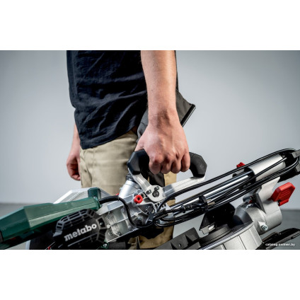 Торцовочная пила Metabo KGS 216 M 613216000