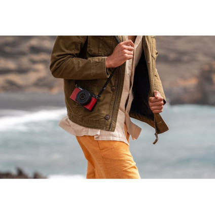 Беззеркальный фотоаппарат Panasonic Lumix S9 Body (красный)