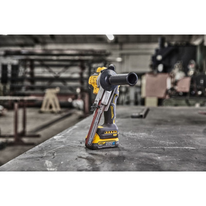 Ленточная шлифмашина DeWalt DCM200NT (без АКБ, кейс)