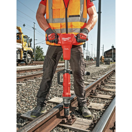 Гайковерт Milwaukee M18 FUEL M18FHIWF1R-0C 4933493140 (без АКБ, кейс)