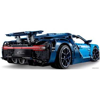 Конструктор LEGO Technic 42083 Bugatti Chiron