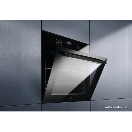Электрический духовой шкаф Electrolux SurroundCook 600 EOF5C50BZ