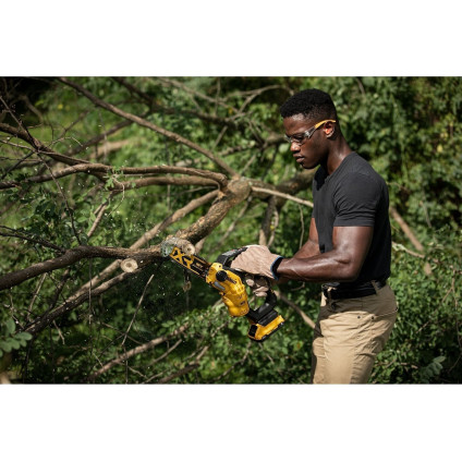 Аккумуляторная пила DeWalt DCMPS520P1 (с 1-им АКБ)