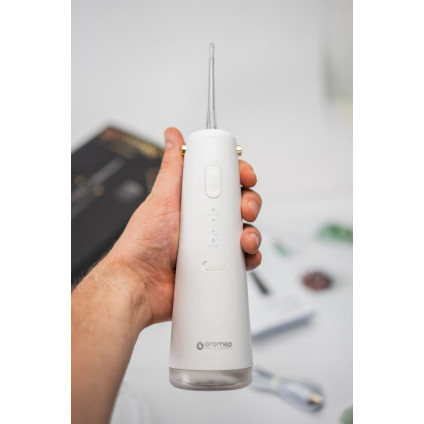 Ирригатор  Oro Med Oro-Dental (белый)