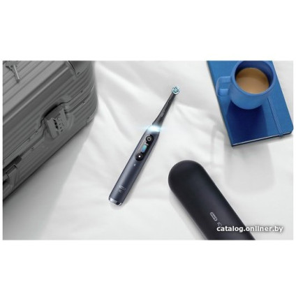 Электрическая зубная щетка Oral-B iO 8n (черный, 2 насадки)