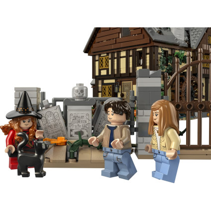Конструктор LEGO Ideas 21341 Фокус-Покус: Коттедж сестер Сандерсон