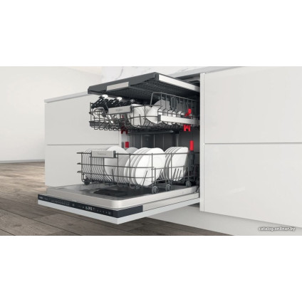 Встраиваемая посудомоечная машина Whirlpool WIP 4T133 PFE