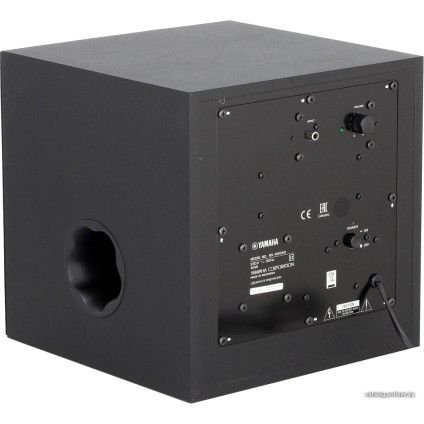 Проводной сабвуфер Yamaha NS-SW050 (черный)