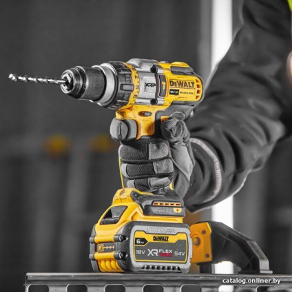 Ударная дрель-шуруповерт DeWalt DCD999NT (без АКБ, кейс)