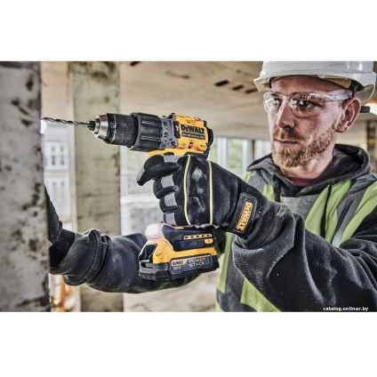 Ударная дрель-шуруповерт DeWalt DCD805NT (без АКБ, кейс)