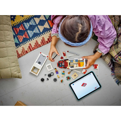 Конструктор LEGO City Кемпер-фургон для отдыха и приключений 60454