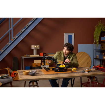 Конструктор LEGO Technic 42215 Гибридный экскаватор Volvo EC500