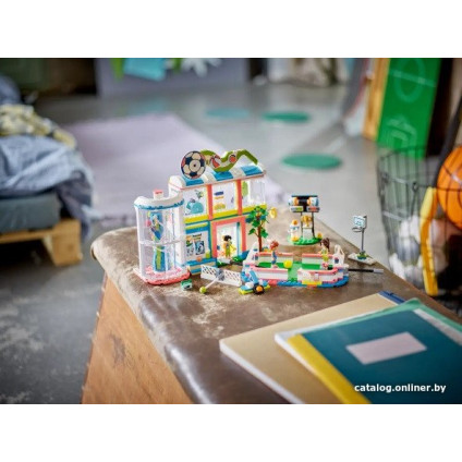 Конструктор LEGO Friends Спортивный центр 41744