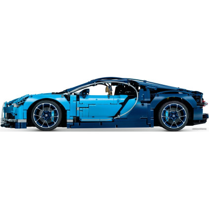 Конструктор LEGO Technic 42083 Bugatti Chiron