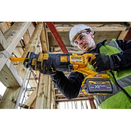 Сабельная пила DeWalt DCS389NT (без АКБ, кейс)