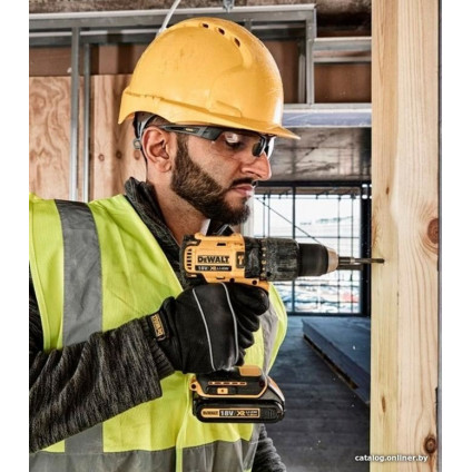 Ударная дрель-шуруповерт DeWalt DCD778S2T (с 2-мя АКБ 1.5 Ah)