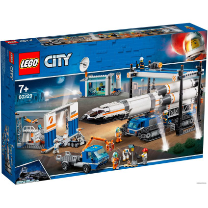 Конструктор LEGO City 60229 Площадка для сборки и транспорт для перевозки ракеты