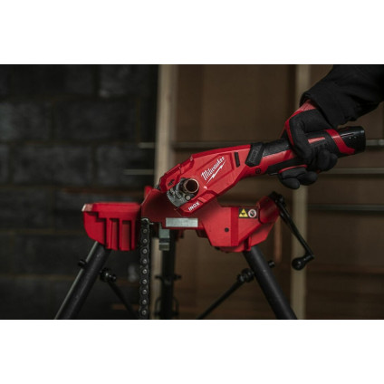 Труборез Milwaukee M12 PCSS-202C 4933479242 (с 2-мя АКБ, кейс)