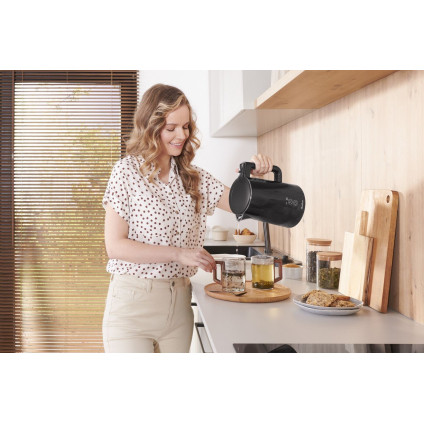 Электрический чайник Amica KF 6012 Digital