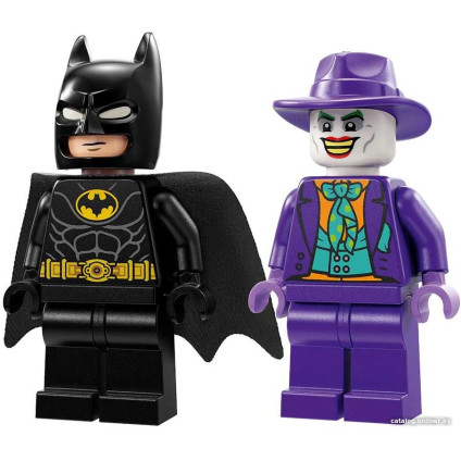 Конструктор LEGO DC Batman 76265 Бэтвинг: Бэтмен против Джокера