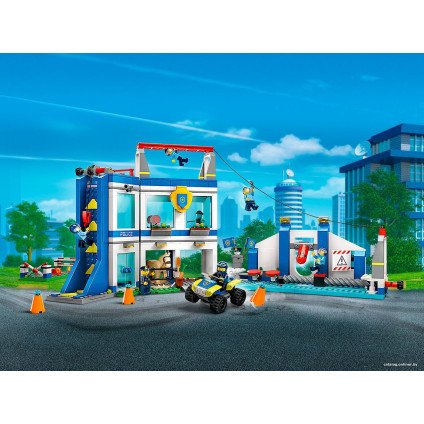 Конструктор LEGO City 60372 Полицейская тренировочная академия