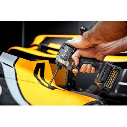 Винтоверт DeWalt DCF85ME2GT (с 2-мя АКБ, кейс)