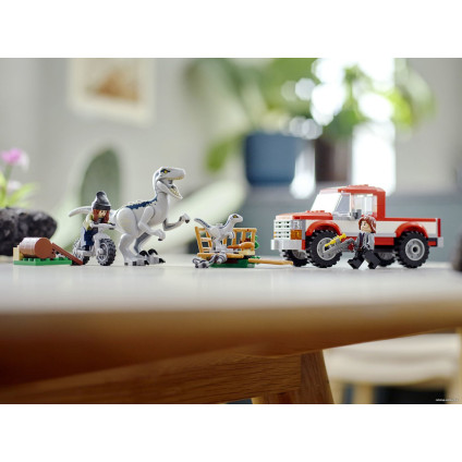 Конструктор LEGO Jurassic World 76946 Блу и поимка бета-велоцираптора