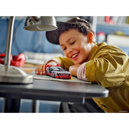 Конструктор LEGO Speed Champions 76921 Гоночный автомобиль Audi S1 e-tron quattro