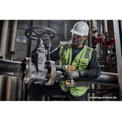 Гайковерт DeWalt DCF892P2T (с 2-мя АКБ, кейс)