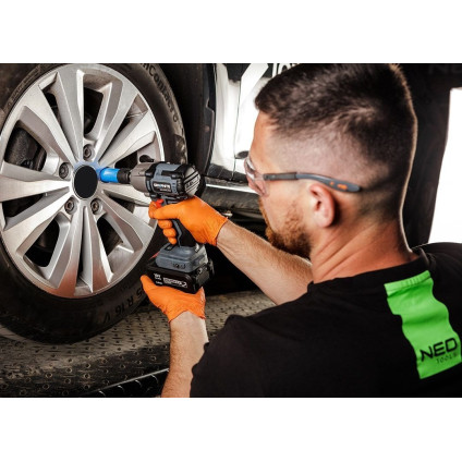 Гайковерт GRAPHITE 58G038 (без АКБ)