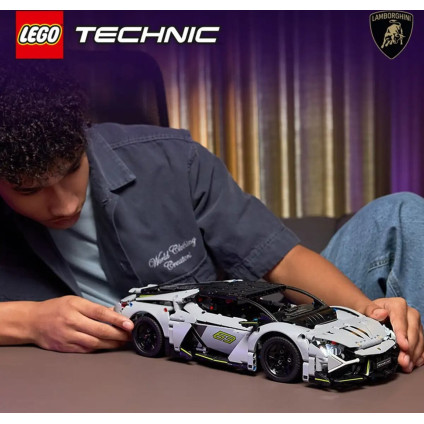 Конструктор LEGO Technic 42214 Суперкар Lamborghini Revuelto