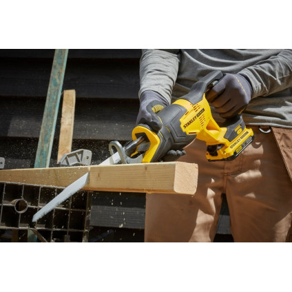 Сабельная пила Stanley SFMCS300D2K (с 2-мя АКБ)