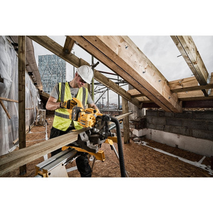 Торцовочная пила DeWalt DCS777T2 (с 2-мя АКБ)