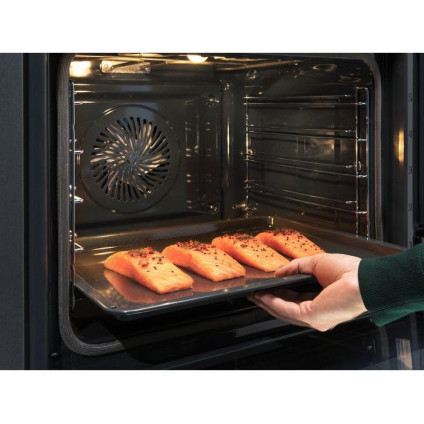 Электрический духовой шкаф Electrolux SteamBake 800 LOB8S39WZ