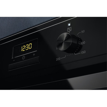 Электрический духовой шкаф Electrolux SteamBake 600 EOD3H50BK