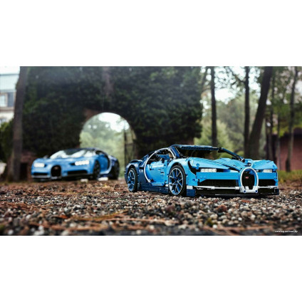 Конструктор LEGO Technic 42083 Bugatti Chiron