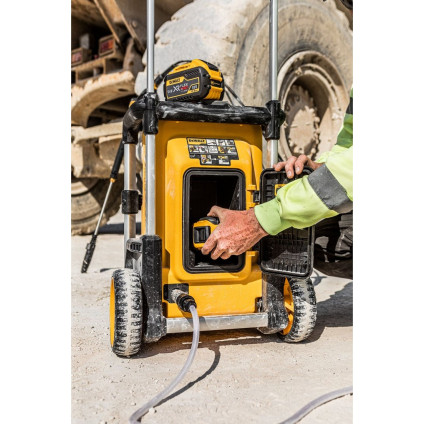 Мойка высокого давления DeWalt DCMPW1600N (без АКБ)
