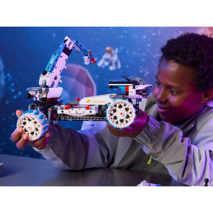 Конструктор LEGO Technic 42211 Луноход «Lunar Outpost»